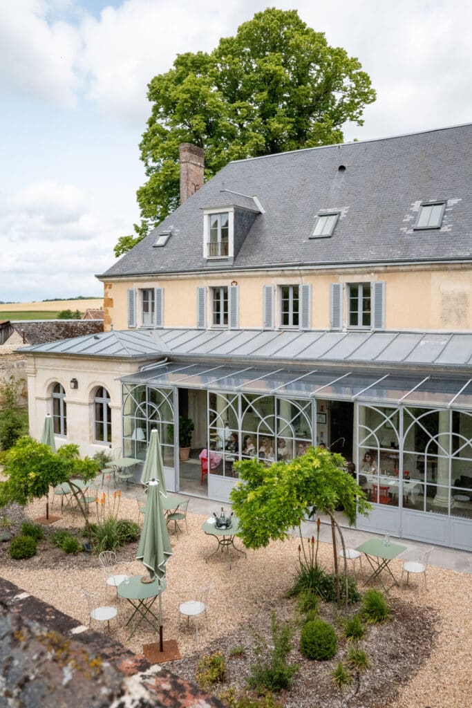 jardin-interieur-les-pres-hotel-perche
